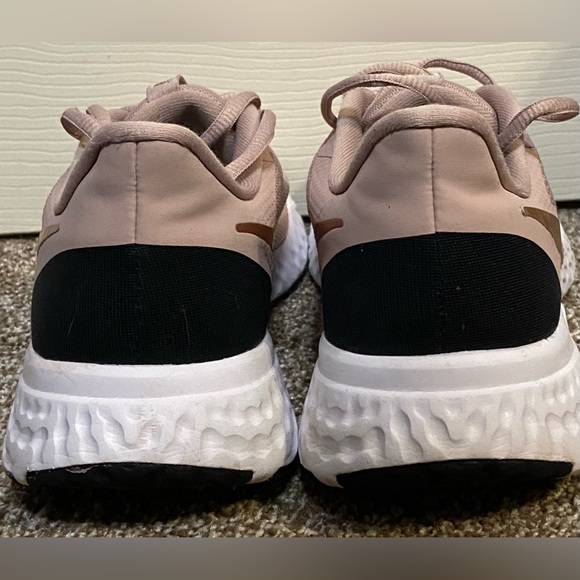 NIKE Revolution Running Sneakers Ladies Sz 10 Pink 2020 Very Good Condition - Picture 3 of 6
